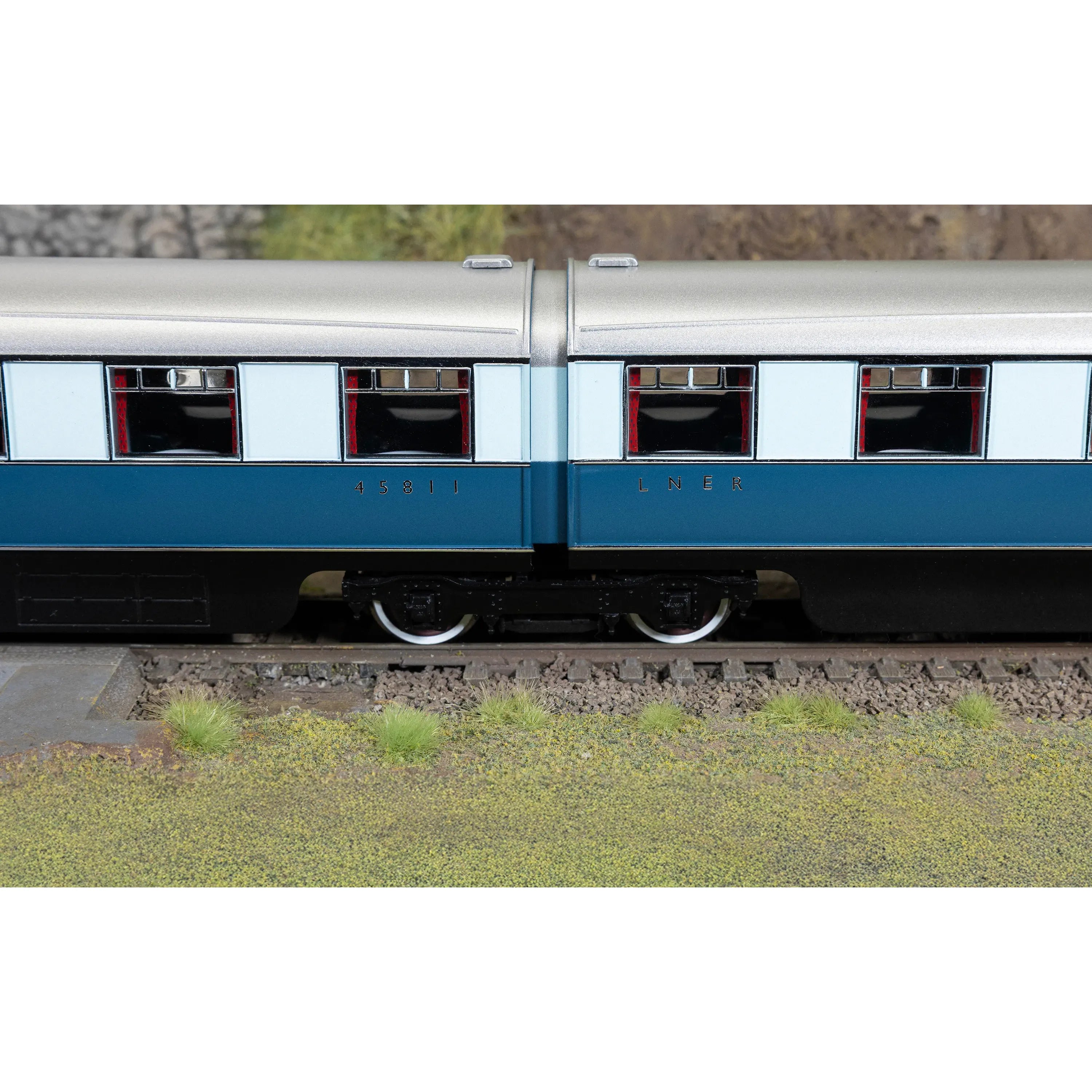 HORNBY OO LNER - 'West Riding Limited' - Double Open First - Coach pack