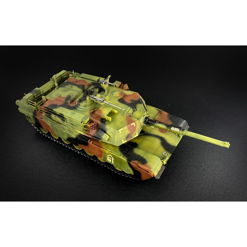 ITALERI 1/35 M1A1 Abrams (Includes Australian Decals)- War Thunder Series