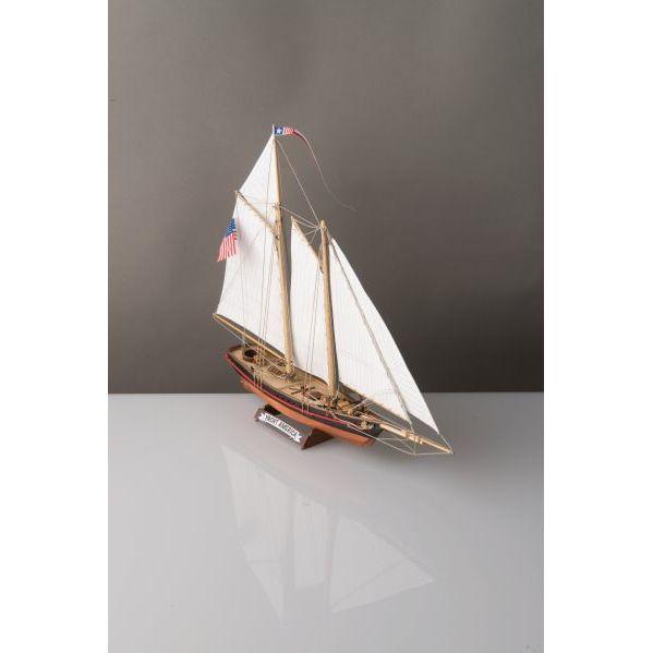 COREL 1/155 Yacht America Corelline Starter Kit