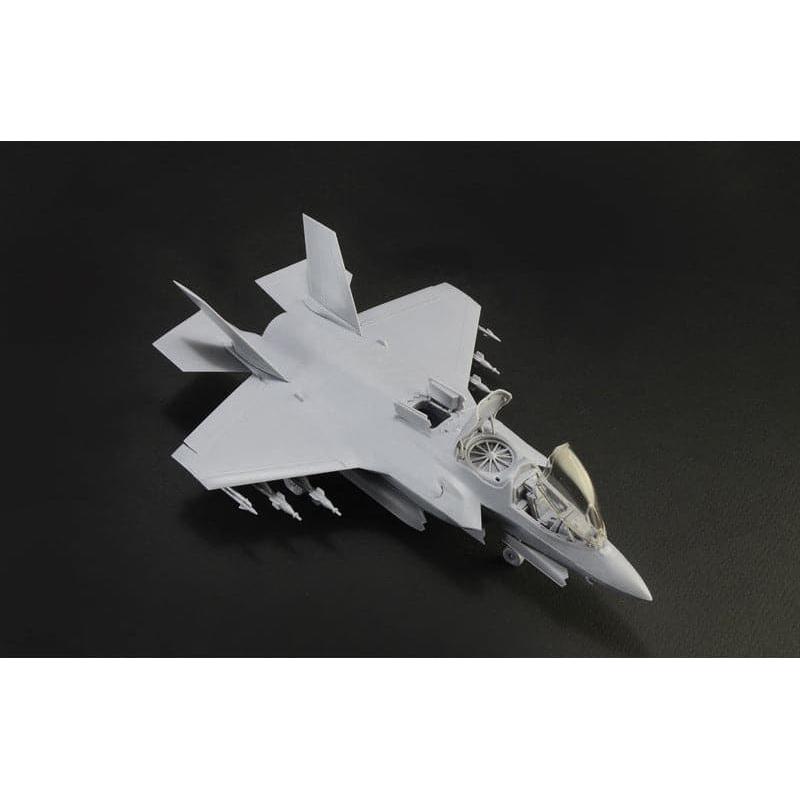 ITALERI 1/72 F-35 B "Lightning II" STOVL Version