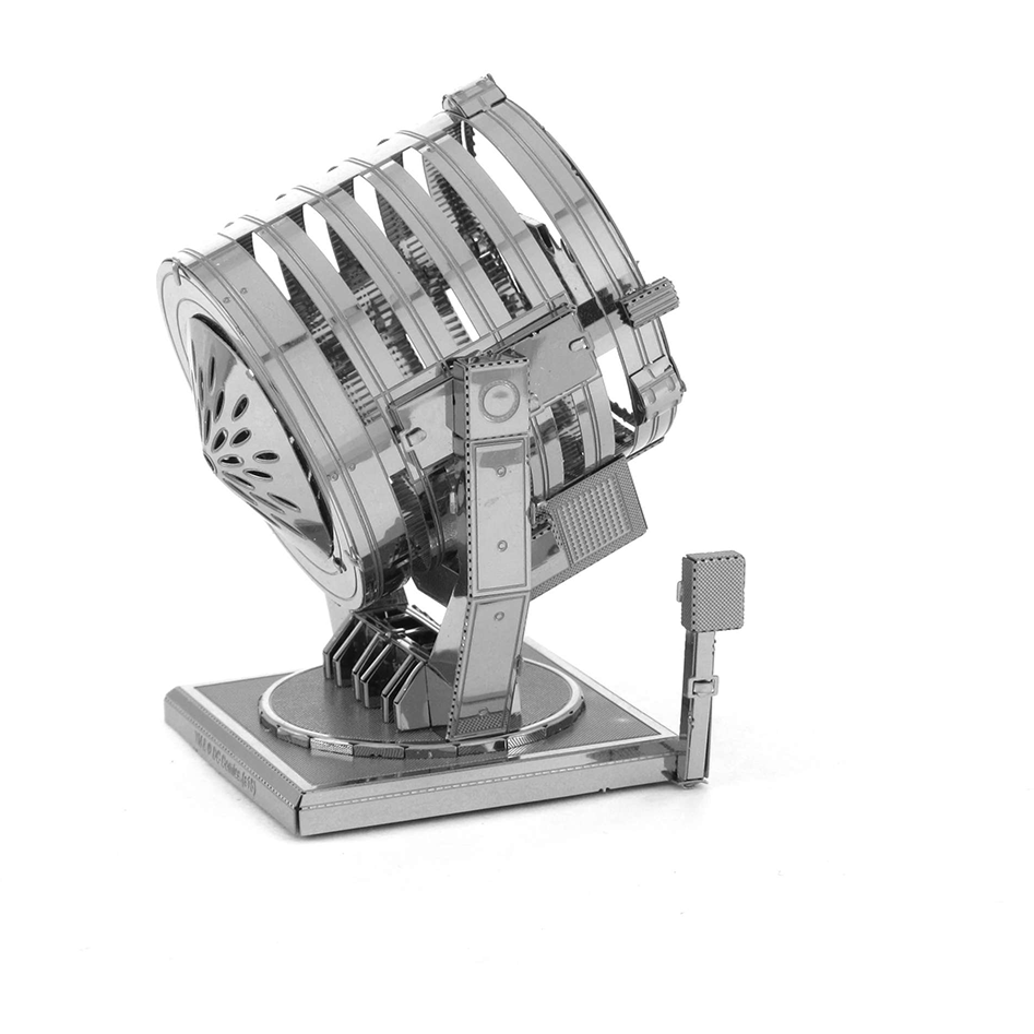 METAL EARTH Batman - The Dark Knight Bat Signal
