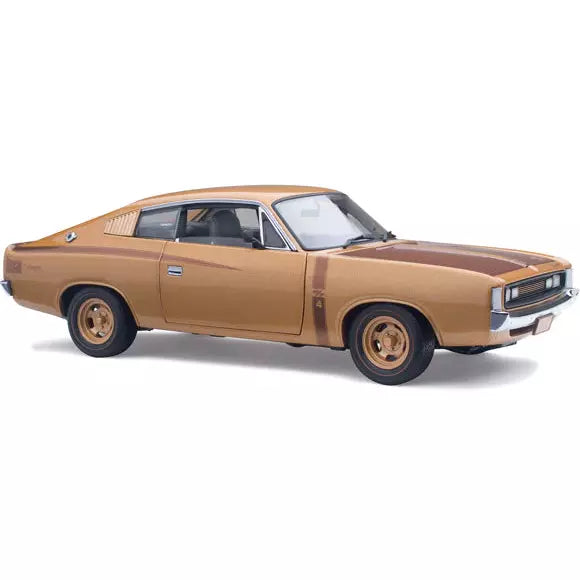 CLASSIC CARLECTABLES 1/18 E49 Charger 50th Anniversary Gold Livery