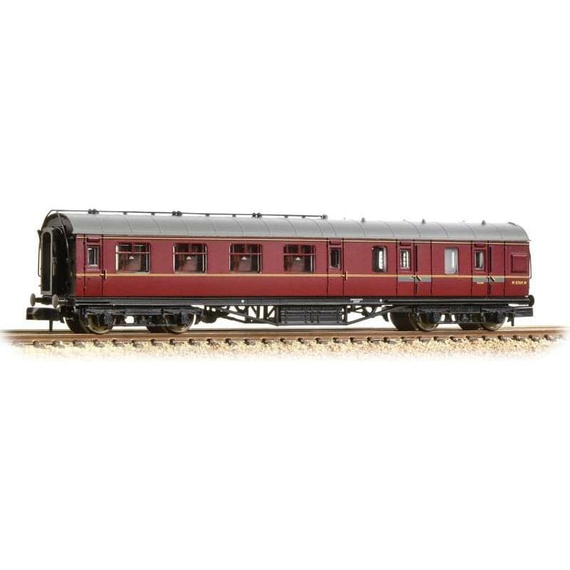 GRAHAM FARISH Stanier Brake Second Corridor BR Maroon