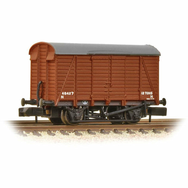GRAHAM FARISH 12 Ton Southern Planked Ventilated Van BR Bauxite