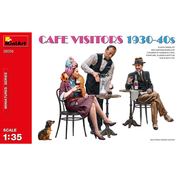 MINIART 1/35 Cafe Visitors 1930-40's