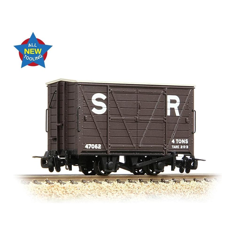 BACHMANN NARROW GAUGE OO9 RNAD Box Van SR Brown