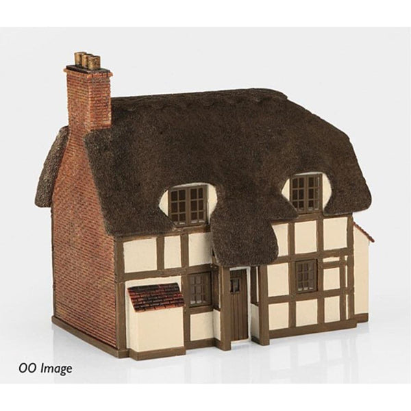GRAHAM FARISH Scenecraft N Thatched Cottage