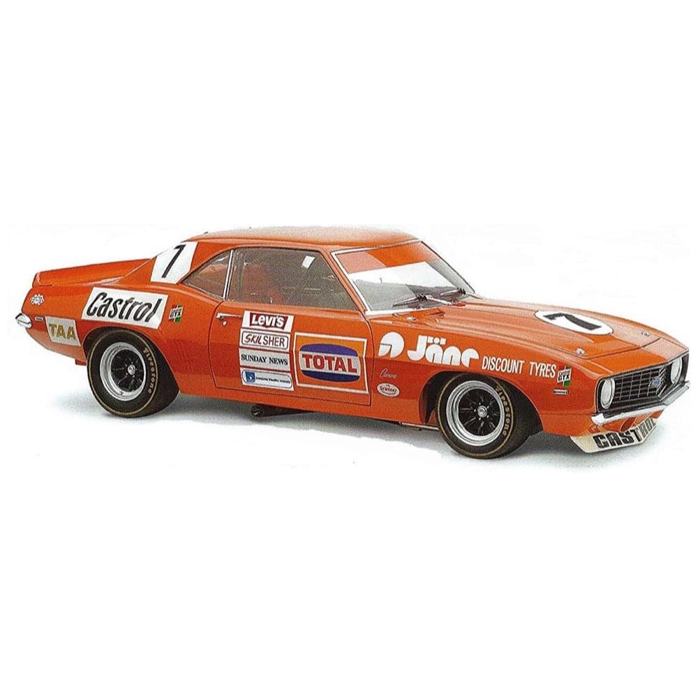 CLASSIC CARLECTABLES 1/18 Chevrolet Camaro - 1972 ATCC Round 1 - Symmons Plains 2nd Place Car