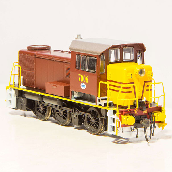 IDR HO 70 Class Diesel Hydraulic PTC 7006 Reverse Deep Indian Red L7 Logo - DCC Fitted