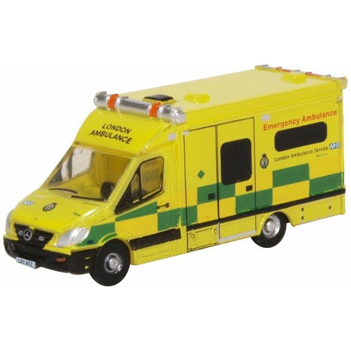 OXFORD 1/148 Mercedes Ambulance London