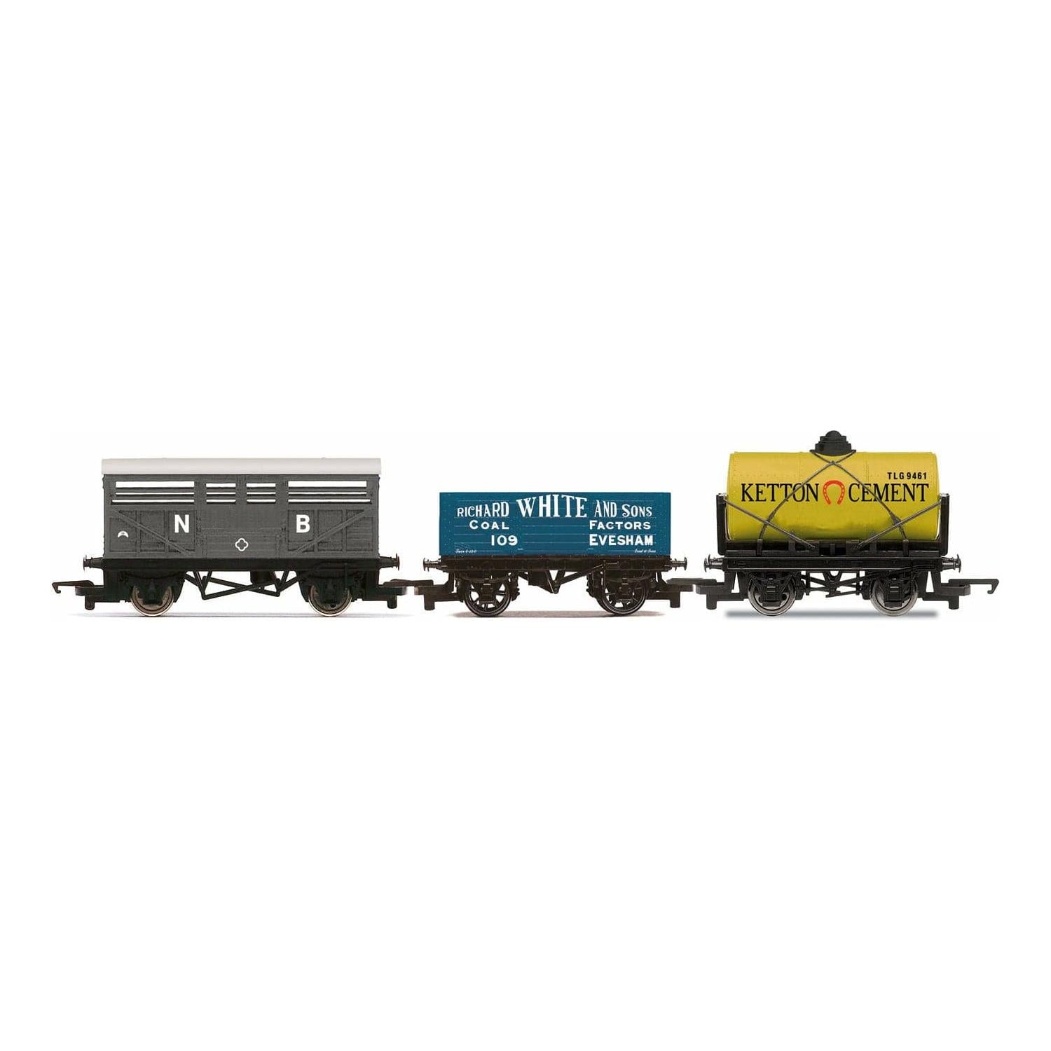 HORNBY OO RailRoad Triple Wagon Pack, Various - Era 3