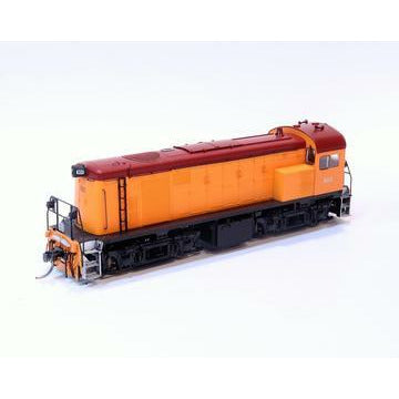 SDS MODELS HO 800 Class Locomotive #803 Traffic Yellow with Traffic Yellow Pilots