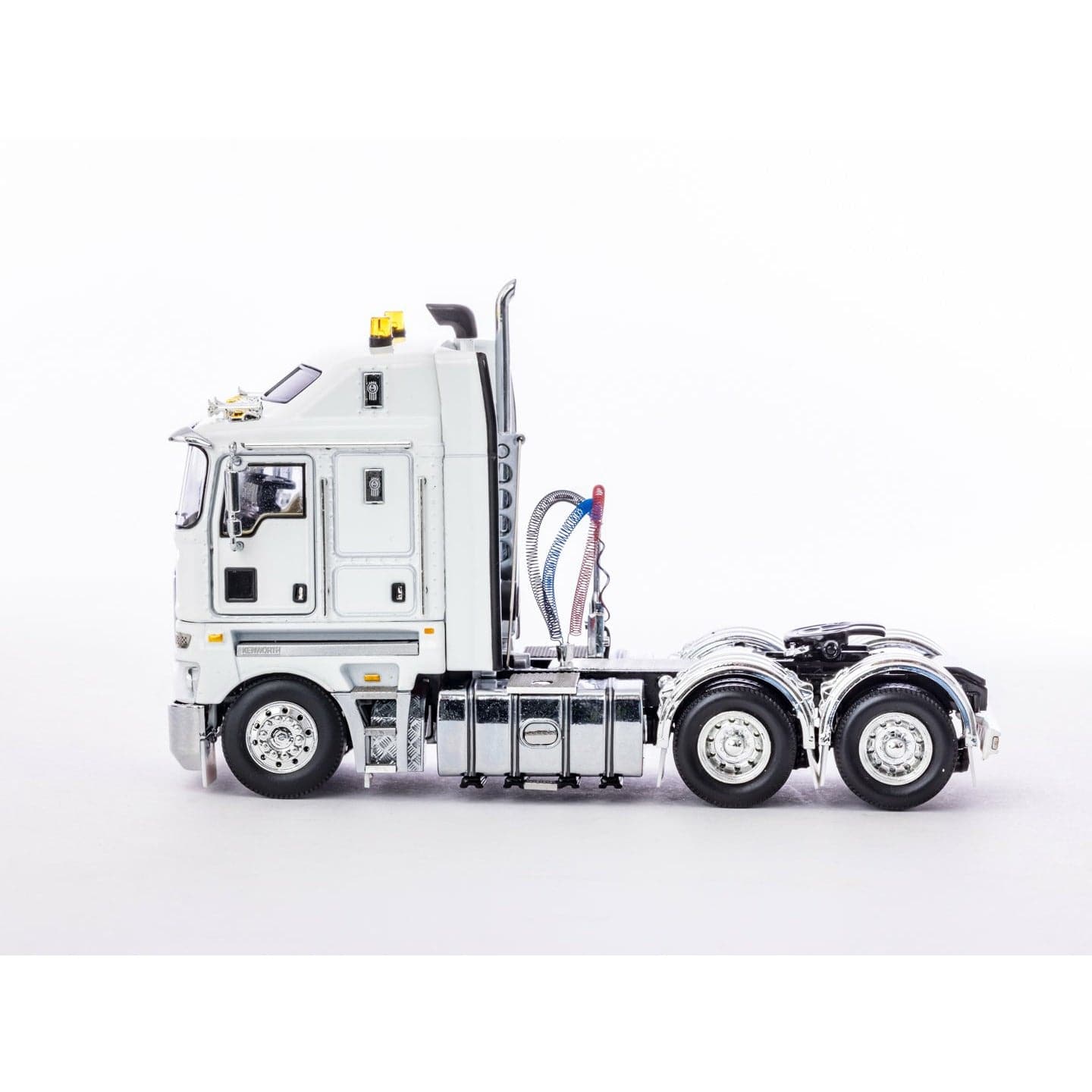 DRAKE 1/50 Kenworth K200 Truck White/Black 2.3 Cabin