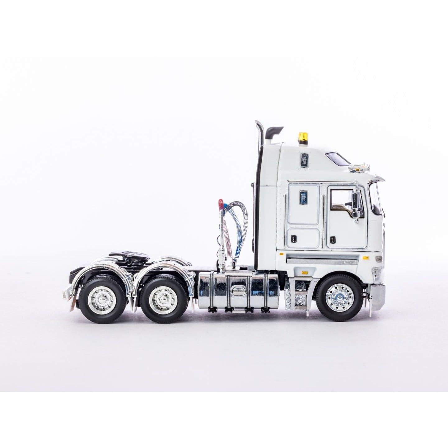 DRAKE 1/50 Kenworth K200 Truck White/Black 2.3 Cabin