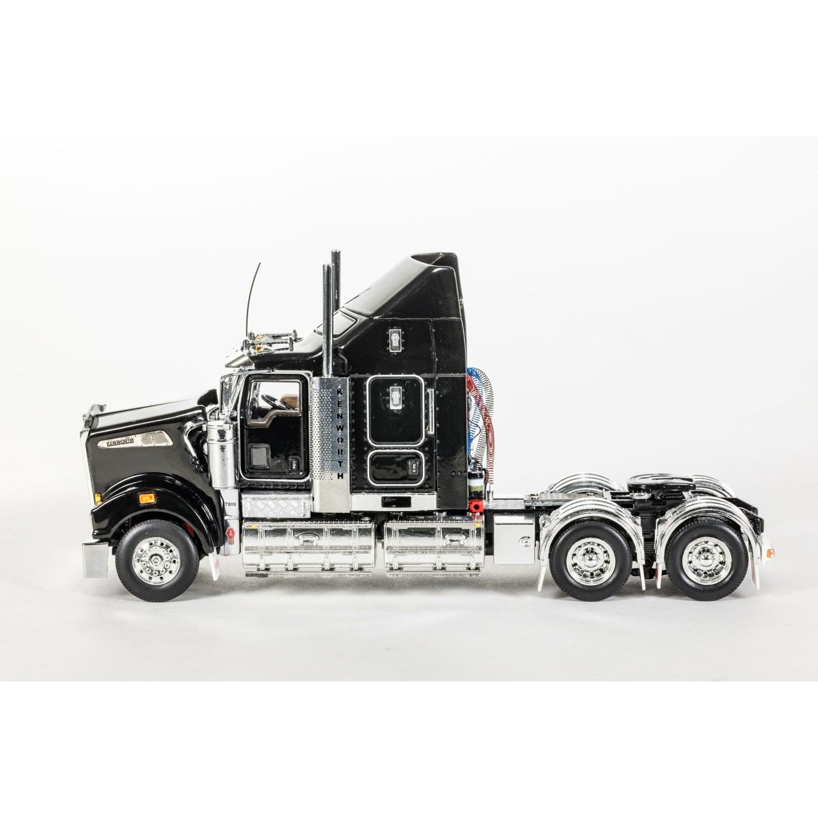 DRAKE 1/50 Kenworth T909 Gloss Black - Aero Kit