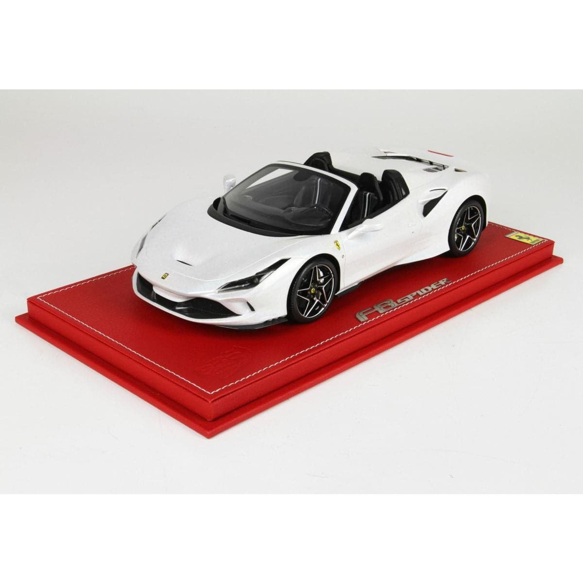 BBR 1/18 Ferrari F8 Spider White