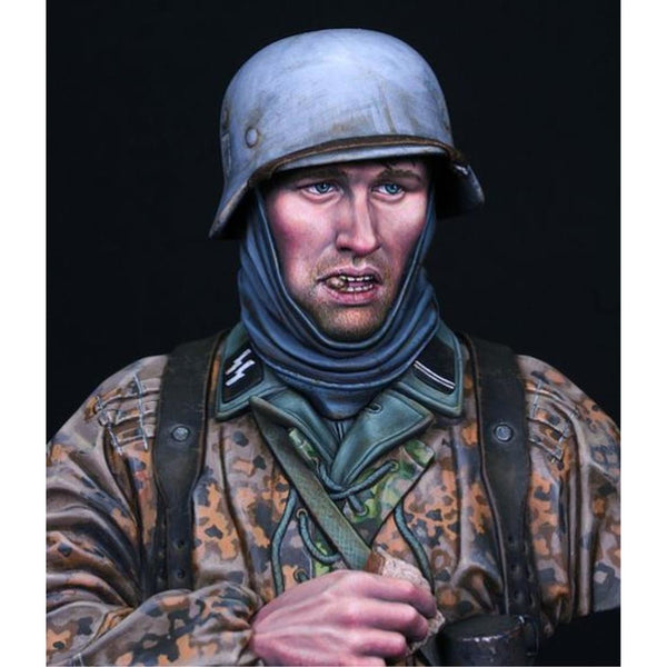 LIFE MINIATURES 1/10 BUST Waffen-SS Infantryman, Ardennes 1