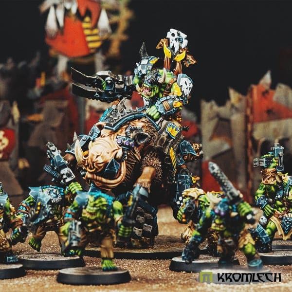 KROMLECH Orc Wild Tribez Warchief on Cyboar (1)