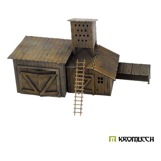 TABLETOP SCENICS Poland 1939 Wooden Shed with Rabbit Cage and Pigeon House